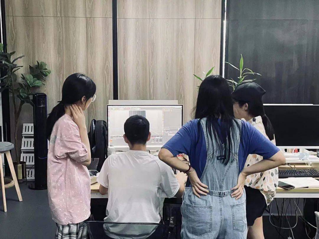 展开讨论|LK朗威 | 设计基础研究 周会：“什么是酸性设计？”