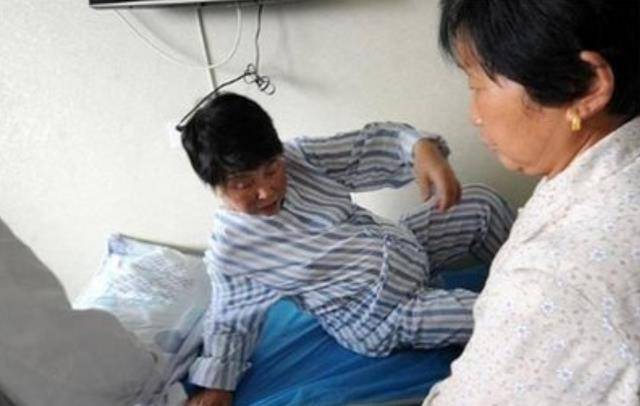 事情|52岁姥姥想“拼二胎”，26岁女儿不经意的一句话，令人感慨