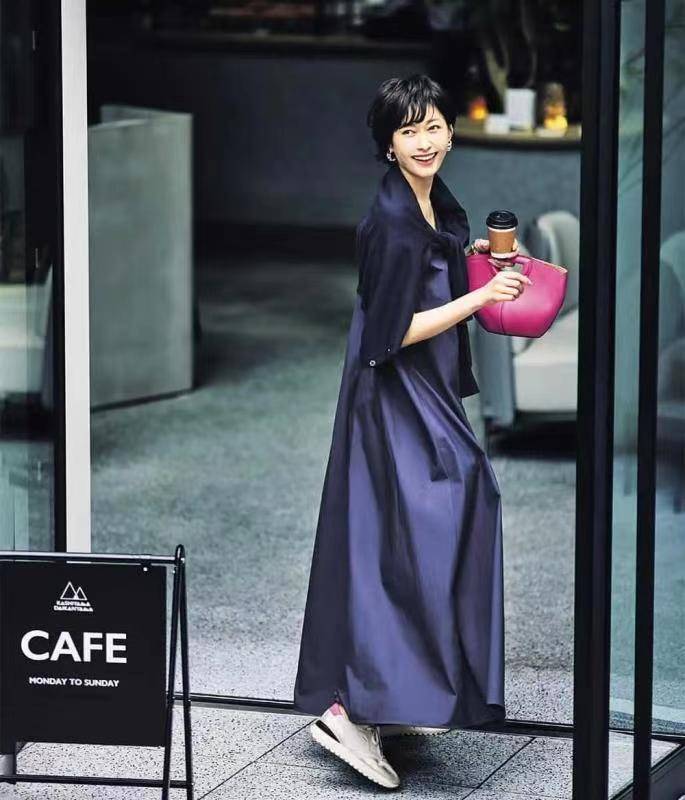 黑色|今夏火了一种裙子,叫“宽松连衣裙”,时髦又遮肉,百搭不挑身材