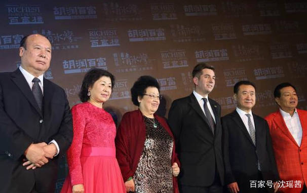 陈丽华|陈丽华真是“宝刀未老”，80岁年纪穿碎花裙不老气，气质显富态