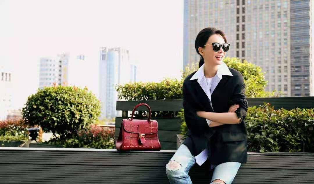 西装|40+的女人要学会提升衣品，看看陈数的穿搭，才知道什么叫高级
