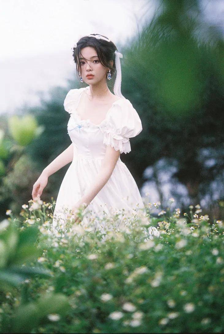 视觉|连衣裙不会挑? 学会这三招让你美得毫不费力!