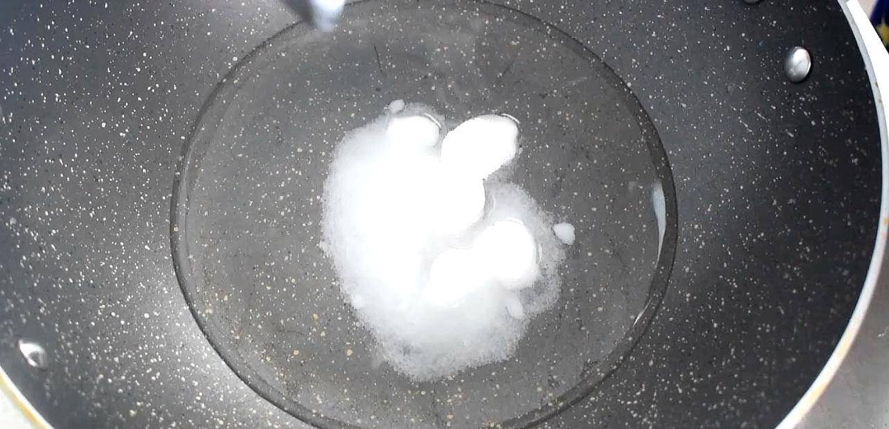 清水|花生米里打1个鸡蛋，简单一做，拿大鱼大肉都不换，过瘾
