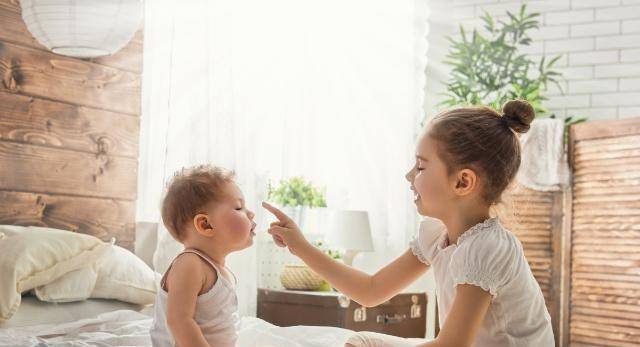 出生率|出生率下降，二胎催生无效果，专家又提出一新建议，7亿人有福了