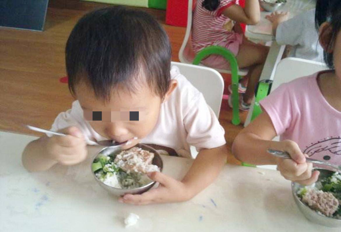 午餐|4岁儿子总说幼儿园饭菜好吃，看到老师发的午餐照片，我惊呆了