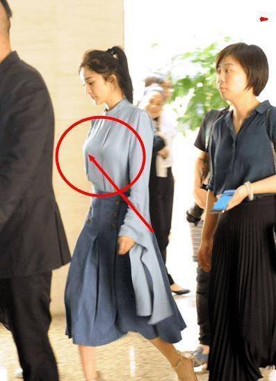 状态|杨幂跟素人合影被碾压，自己都老得装不下去了，素人还很清纯！