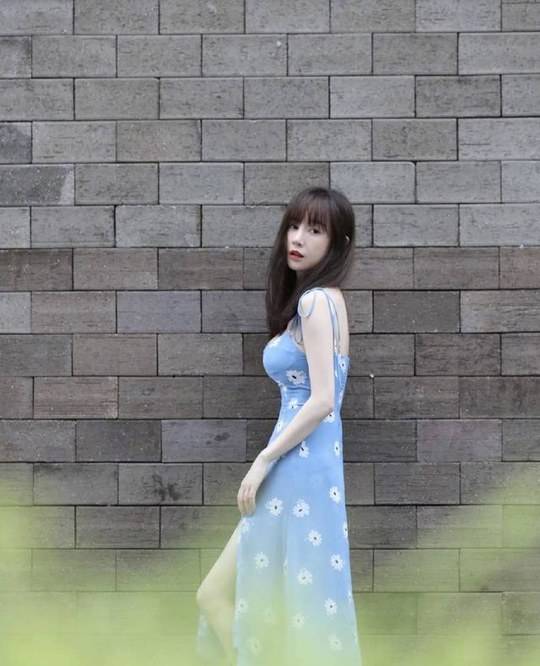 吊带|精致时尚的女人就该学学张檬！吊带穿搭清爽一夏，时髦又优雅？