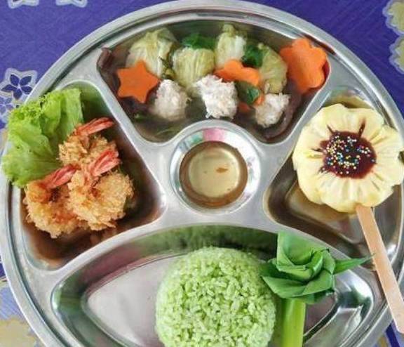 家长|孩子从幼儿园回家,却说饭菜里有苍蝇,宝妈搞清真相后哭笑不得