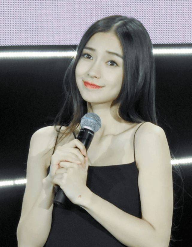 令站|杨颖几款吊带连衣裙时尚穿搭