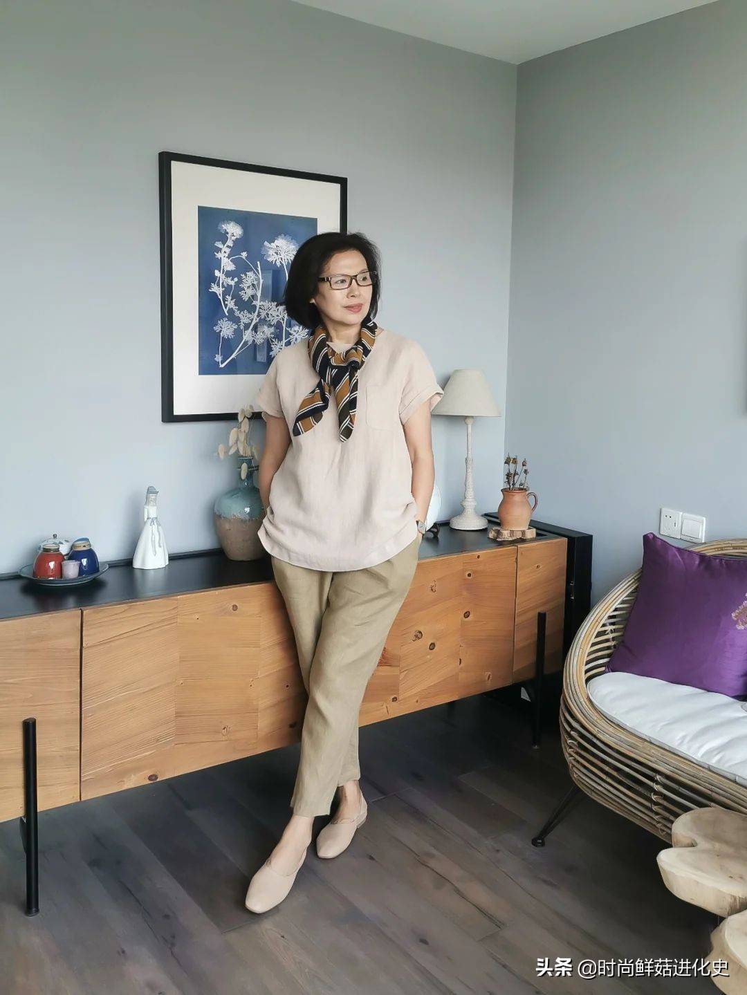装饰性|这才是60岁女人流行的夏季打扮，掌握这4个穿衣法则，简约而优雅