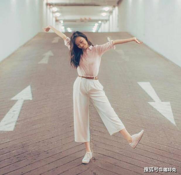 黑色|3套衣服9张照片，倪妮教你如何拍出旅行照，慵懒随性又有感觉