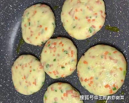 做法|土豆最好吃的做法，即营养又解馋，可以当早餐，还能当零食，真香