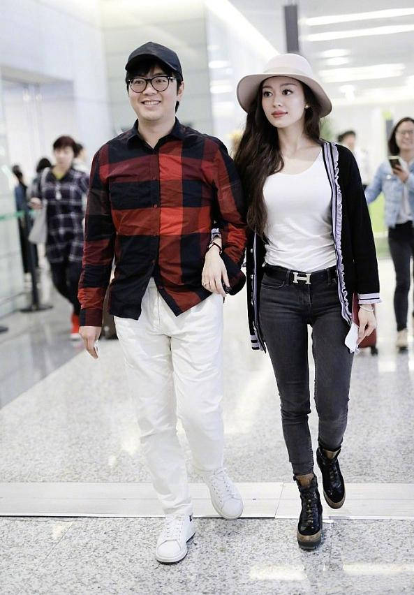 老公|姚笛真嫁对了，机场老公独自推行李，她只负责美