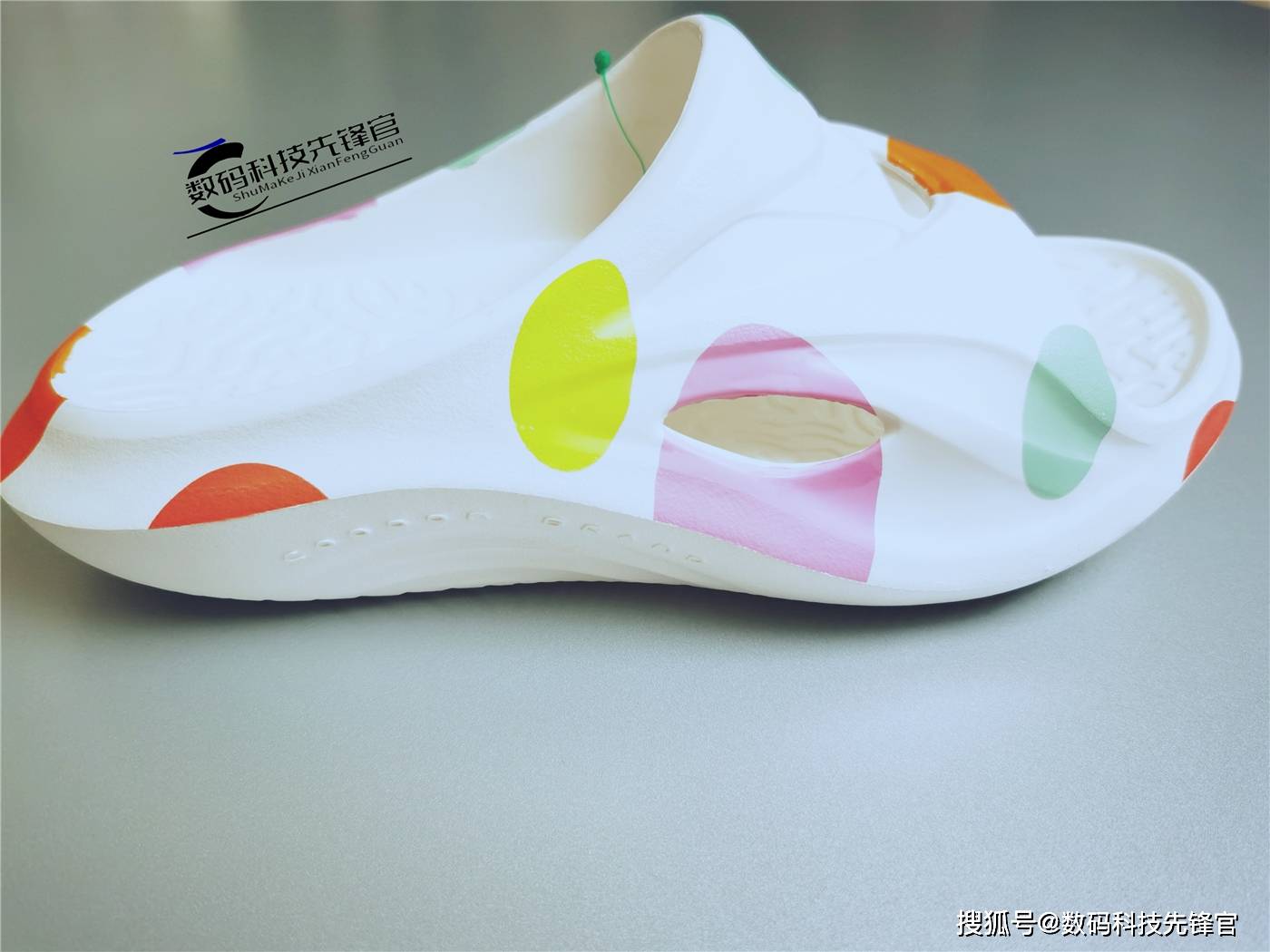 材质|有缓震功能的舒缓拖鞋能给运动后带来什么样的减压效果？