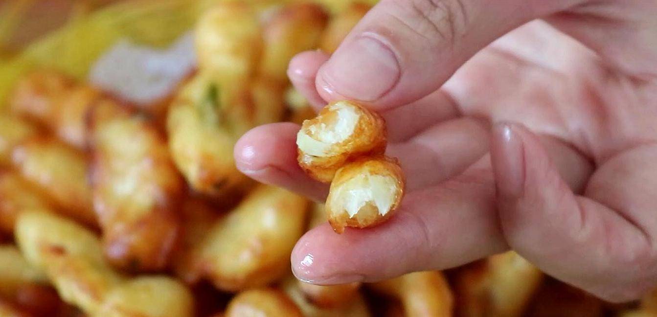 做法|土豆这样做实在太好吃了，饭店都吃不到，外酥里糯，葱香浓郁