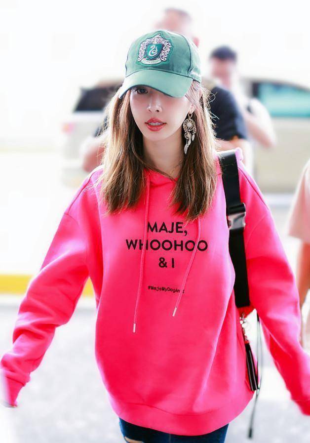 视觉|40岁蔡依林真的太辣了,红色西装尽显好身材,大长腿小蛮腰真抢镜