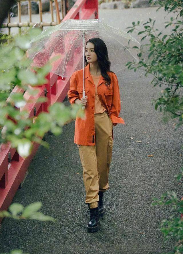 整体|穿阔腿裤时，建议少搭这3种鞋子，显腿短！多穿这3种，舒适百搭