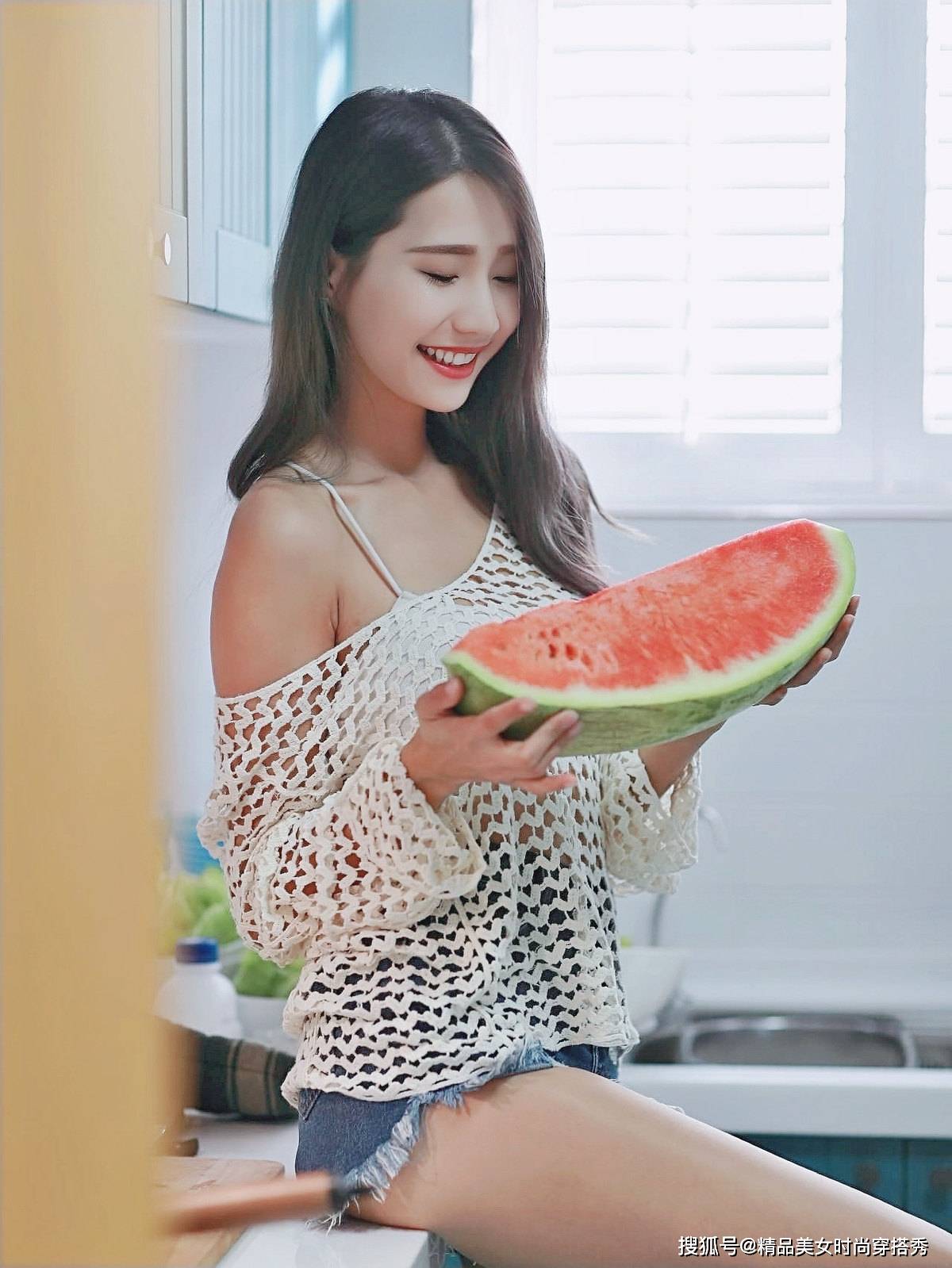 长袖|小姐姐的这身穿搭，在这个夏日里真的是清凉又时尚