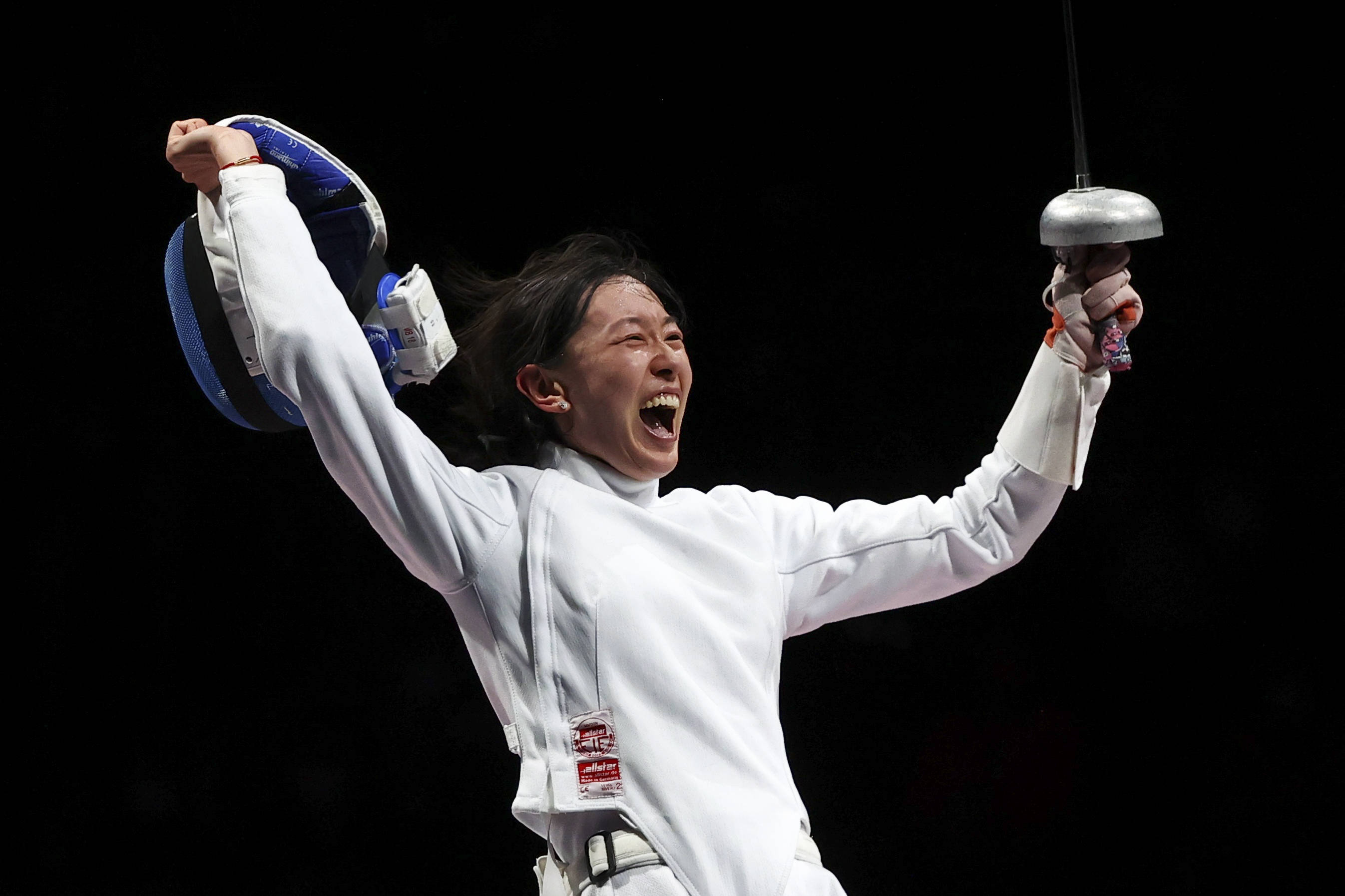 北京时间7月24日消息,东京奥运会女子个人重剑决赛中中国选手孙一文以