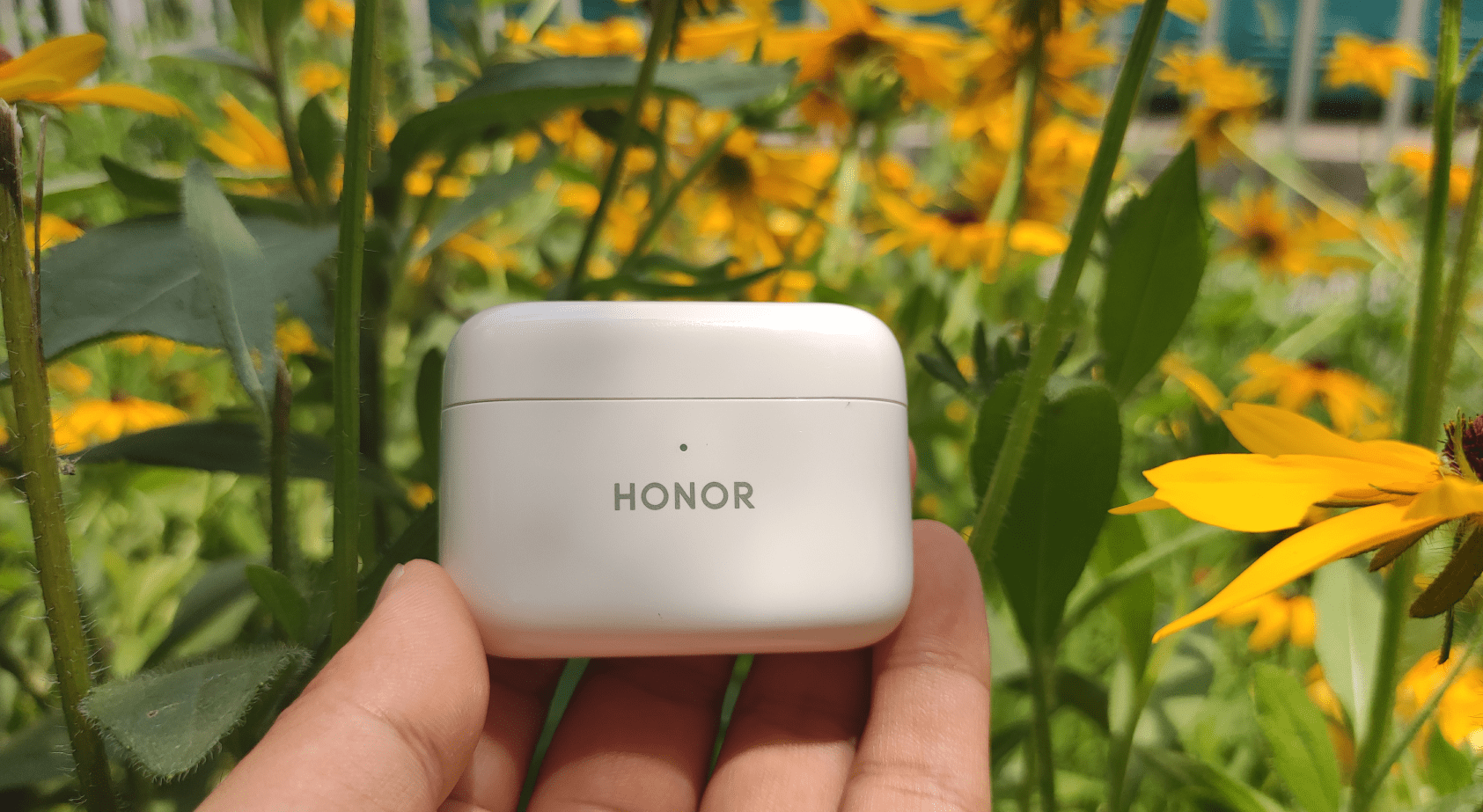 新荣耀第一款tws蓝牙耳机36h超强续航表现惊艳500以内最佳选择