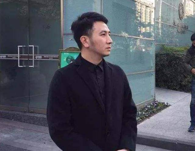原创朱小贞死前惨遭殴打？知情医生现身却意外身亡，林生斌插翅难逃