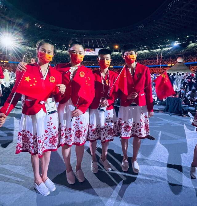 中国队东京奥运会服装图片