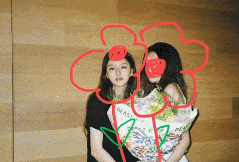 好友|15岁李嫣出落得越来越美啦!穿白裙参加好友毕业会,大抢朋友风头