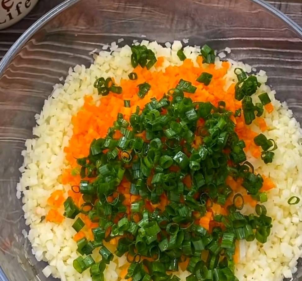 蔬菜|最简单的早餐蔬菜饼，手不沾面，营养好吃，几分钟就搞定