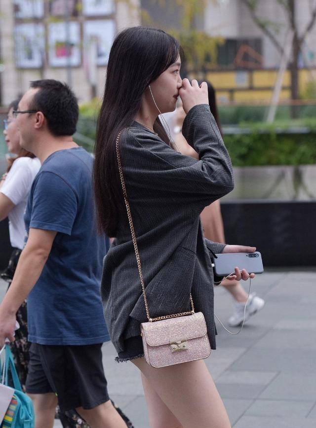 上半身|风格简约的打底裤穿出优雅高贵的气质，秀出曼妙身姿，舒爽透气