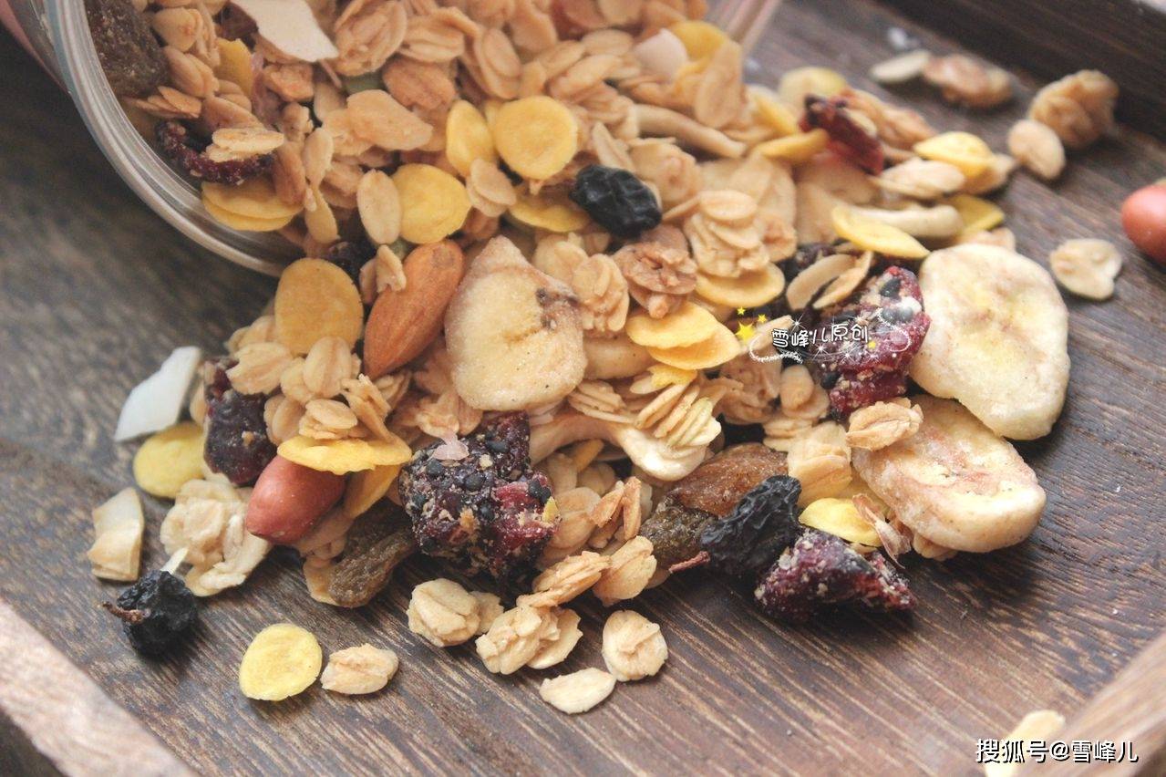 夏天|夏天，姐姐早餐这样吃，简单2步就搞定，清热去火肠胃好，变美了