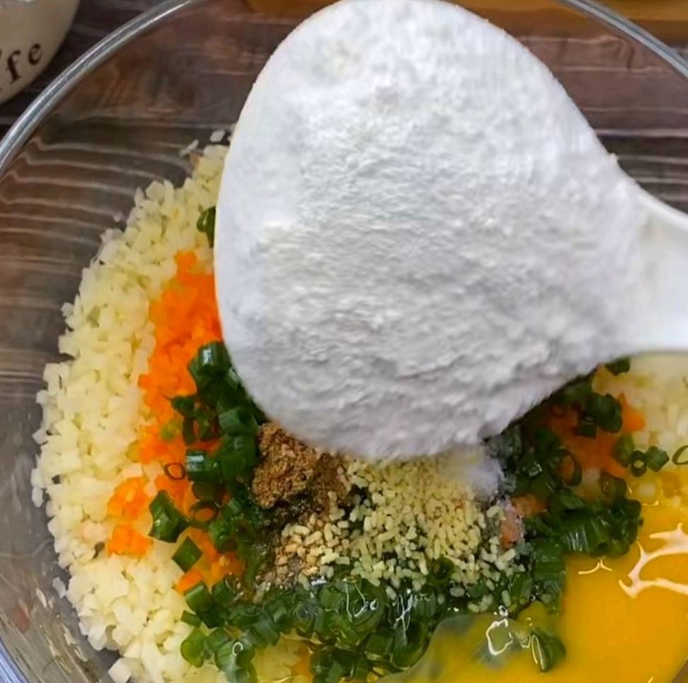 蔬菜|最简单的早餐蔬菜饼，手不沾面，营养好吃，几分钟就搞定