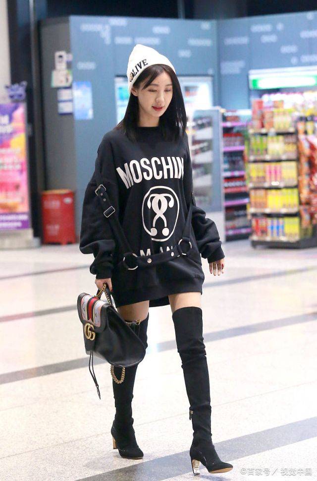 效果|李菲儿不要太会穿，卫衣搭长靴减龄衬身材，活泼少女感溢出屏幕
