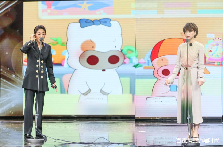 荷塘|董卿不愧是“最会穿主持人”,“荷塘裙”知性优雅,短发更是减龄