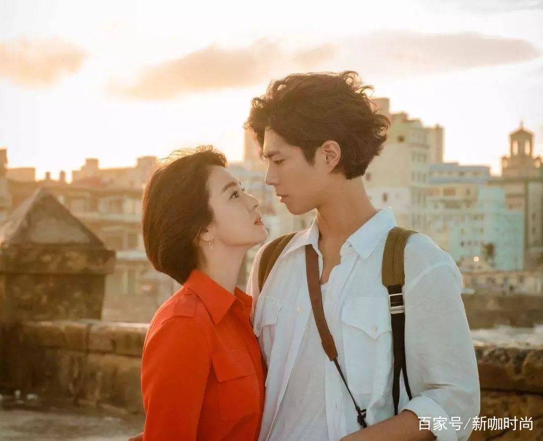 黑色|宋慧乔这次不凹造型了,为保暖穿厚羽绒服搭高领毛衣,脸还是美的