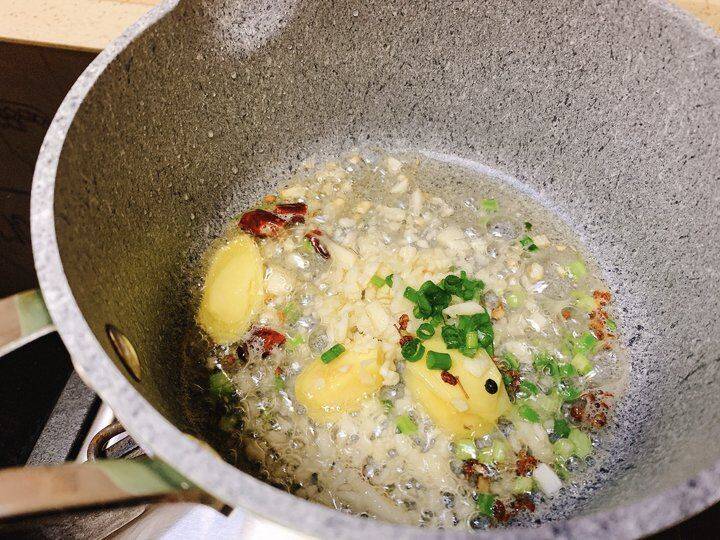 油豆腐炒肉怎么弄好吃 273f112e403744fbbff154e38a2965fc.jpeg