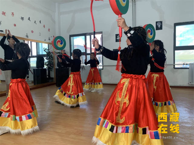 拉姆拉|【重走天路看变迁】呵护高原“花朵”茁壮成长