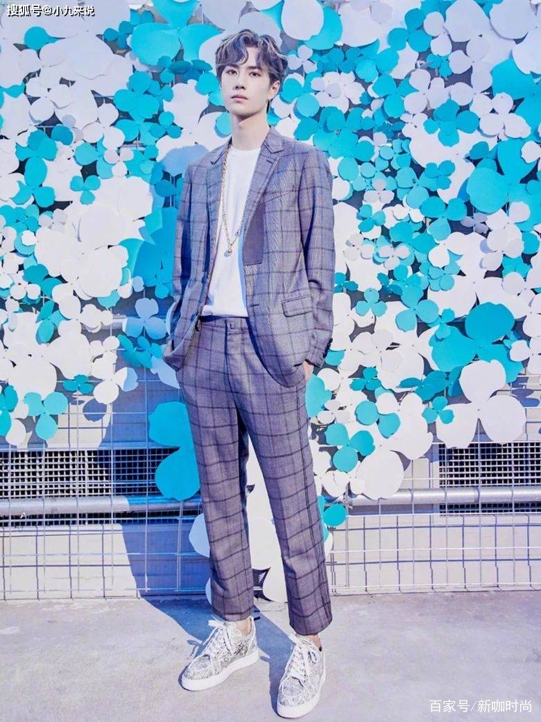 韩庚|王一博14岁跑龙套照,“黄毛”搭白T恤,清瘦白净难掩少年稚气