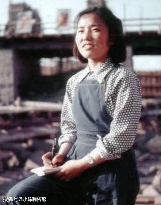 密码|不知道穿什么?去翻奶奶的衣柜,70年前的服装藏着当今的潮流密码