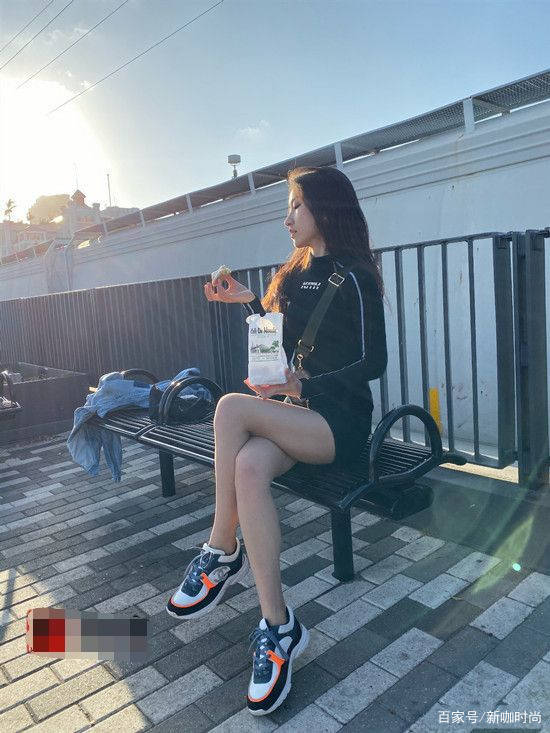 身材|主持人史小诺23岁女儿：细腰长腿长相清纯，与妈妈似姐妹
