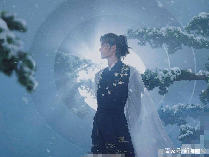 外衣|王一博化身翩翩公子，高马尾搭薄纱外衣，气场强大霸气侧露