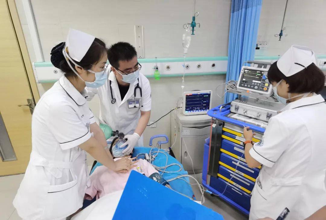 赛事|奉献十四运 健康我的城丨市三院急诊科积极开展医疗救治演练 提高赛事突发应急