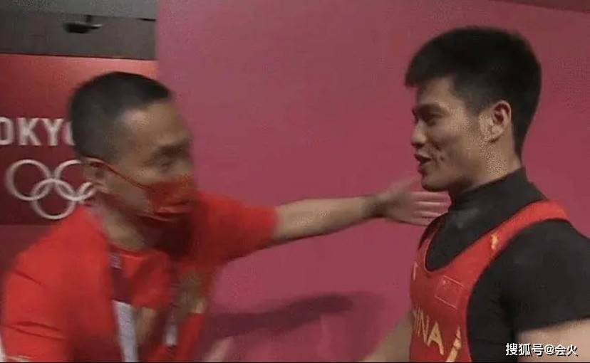 教练|冠军李发彬赛场“金鸡独立”，与甜美女友恋爱8年，赛后即将结婚