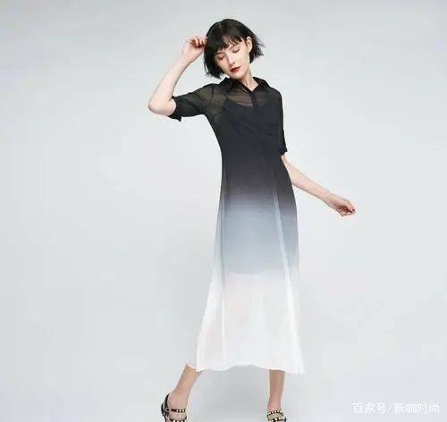 因为|郑恺前女友衣品越来越好，渐变色套装搭马丁靴，Prada包包亮了