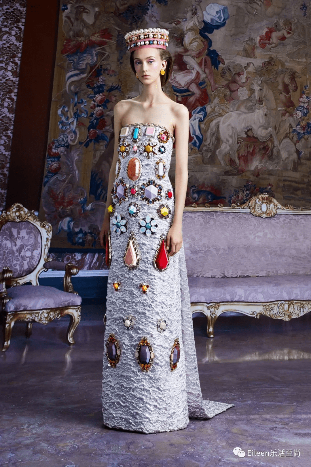 花朵|女星内卷必争？这场撒钱的盛宴到底有什么好看？