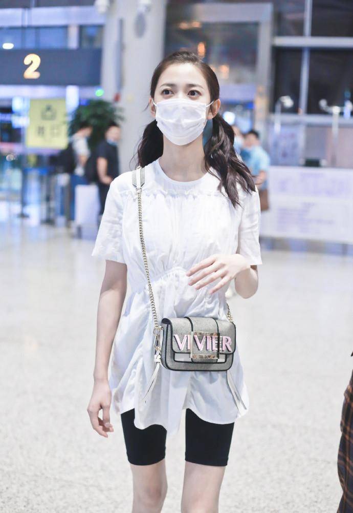 出圈|陈钰琪腿太出圈了吧？穿考验身材的骑行裤也不紧绷，唐嫣真有眼光