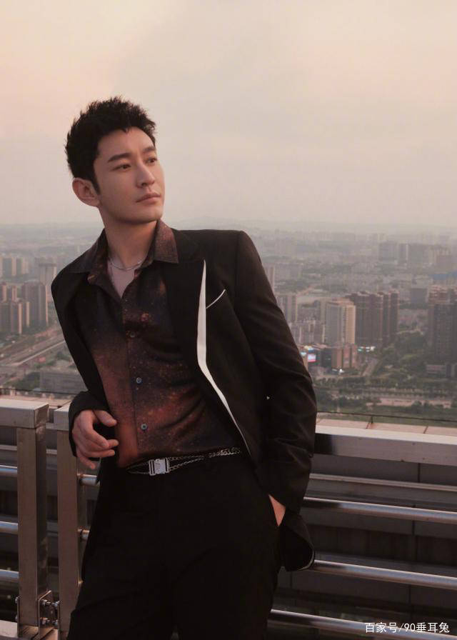 去油|黄晓明是怎么去油成功的?T恤西装小鲜肉,又收获一大堆迷妹