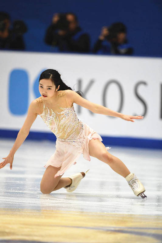 原创日本花样女神本田真凛天使颜值魔鬼身材穿短裙子自带仙女范