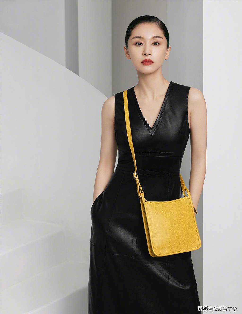 好身材|王子文真懂时尚,“复古”裙穿出个人魅力,高腰设计秀出好身材