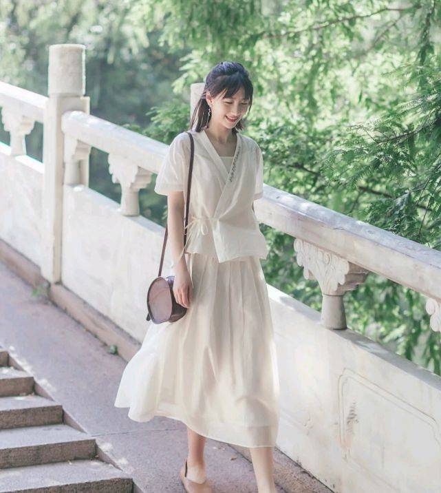 服装|懂得穿衣打扮太重要了，只要穿对了，普通人也会很有气质