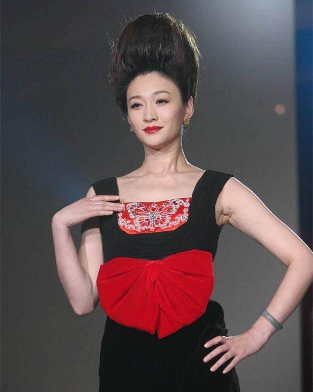 新造型|关晓彤新造型又被嘲土，同样是蝴蝶结，怎么有人好看有人不行？